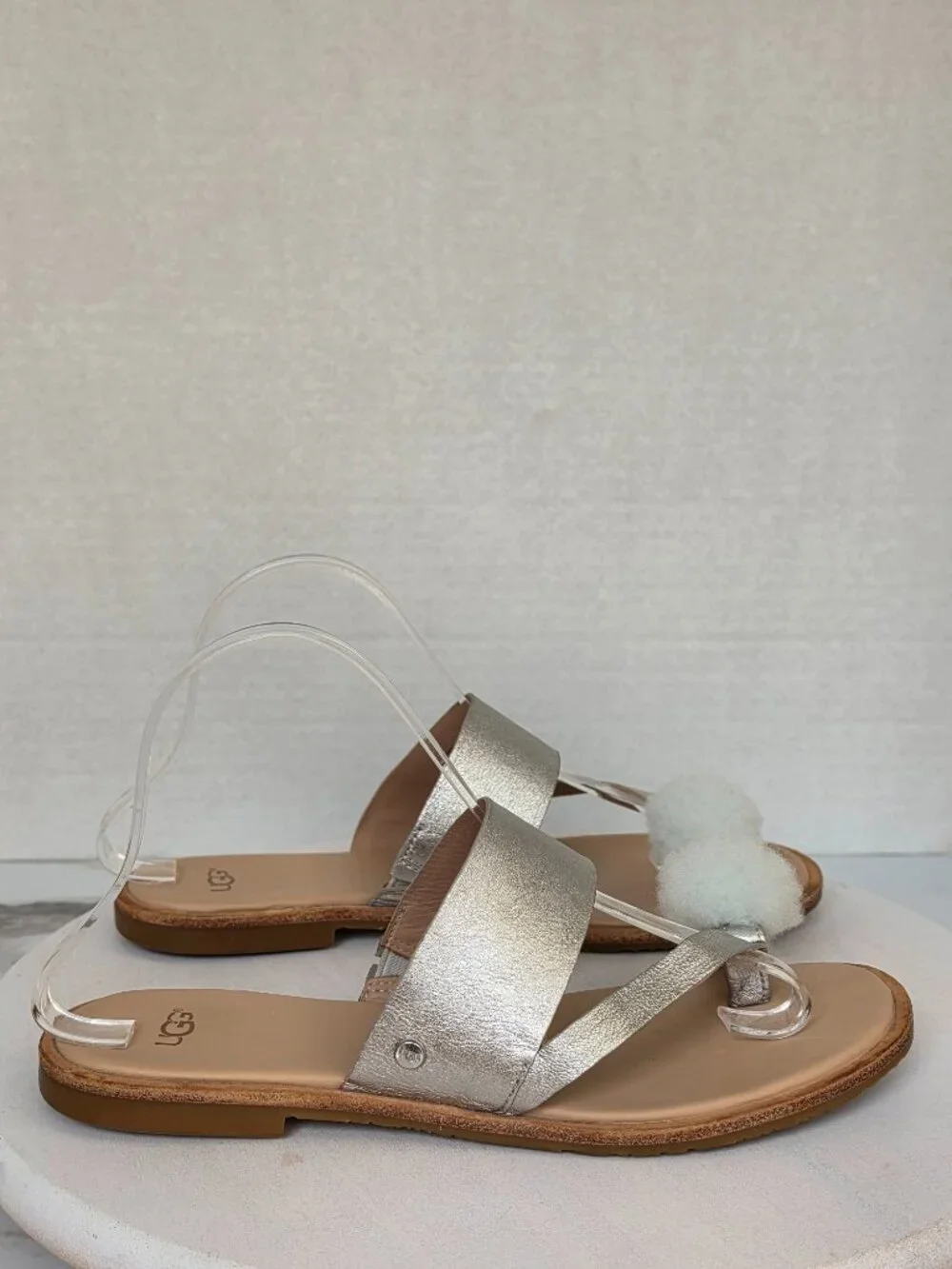 UGG Hadlee Leather Metallic Silver Toe Ring Pom Pom Strap Slide Sandals Sz 8.5